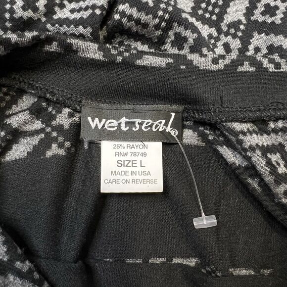 Wet Seal Y2K Black Long Sleeve Round Neck Top Size Large Whimsigoth Tribal - Picture 9 of 9